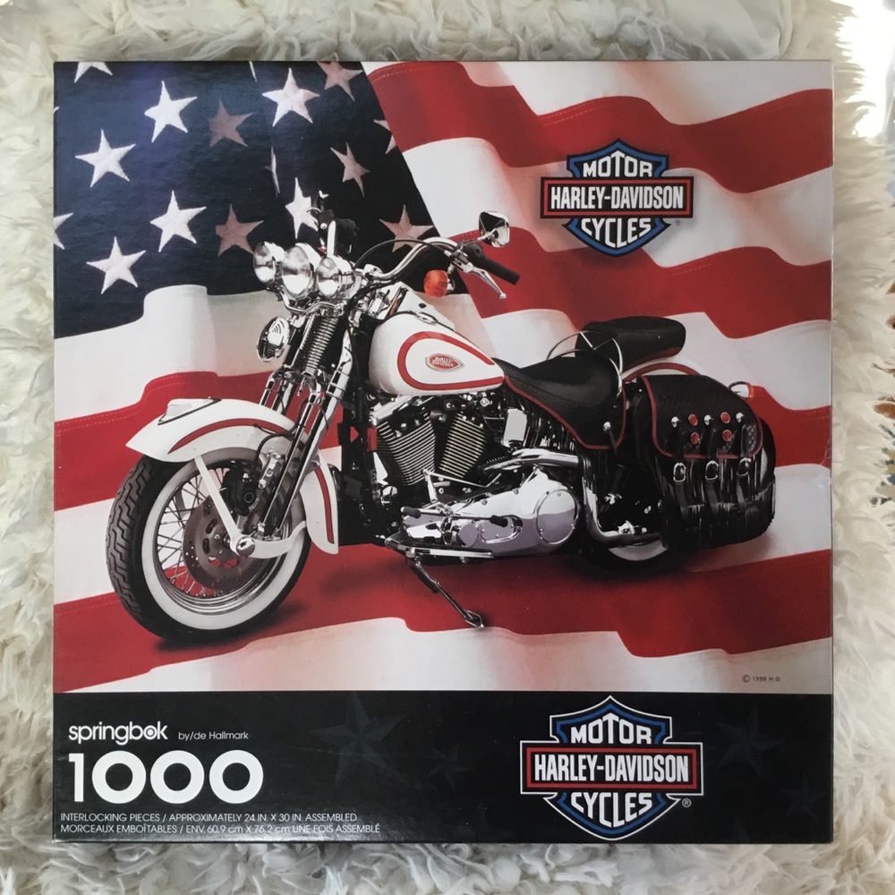 ~HARLEY DAVIDSON MOTORCYCLE 1000 PIECE FLAG PUZZLE ~